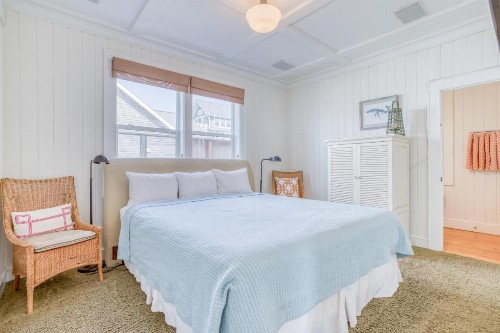 SeaGlass Cottage - image 32