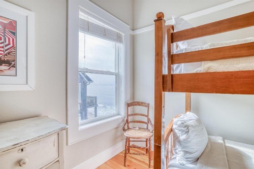 SeaGlass Cottage - image 38