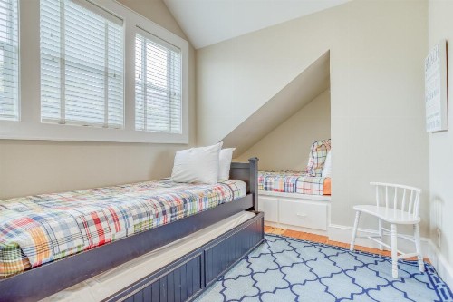SeaGlass Cottage - image 40