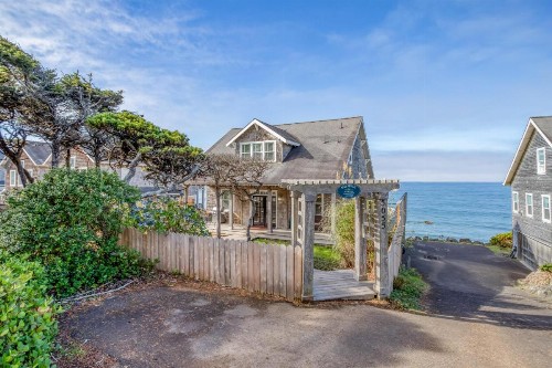SeaGlass Cottage - image 44