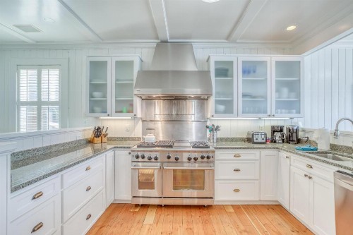 SeaGlass Cottage - image 7