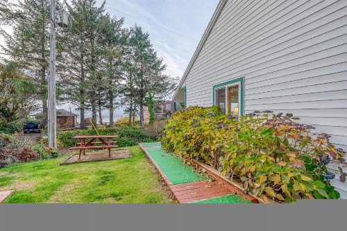 Troller's Lodge Depoe Bay - image 12