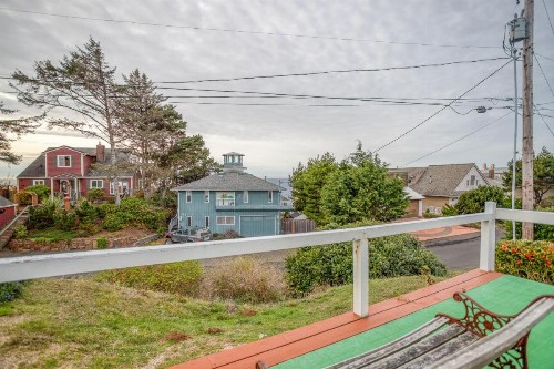 Troller's Lodge Depoe Bay - image 9