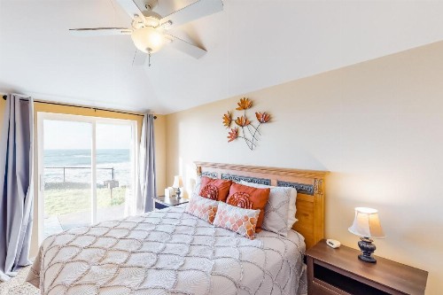 Oceanfront Solitude - image 7