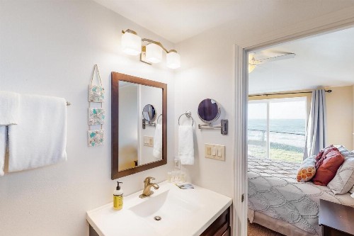 Oceanfront Solitude - image 9