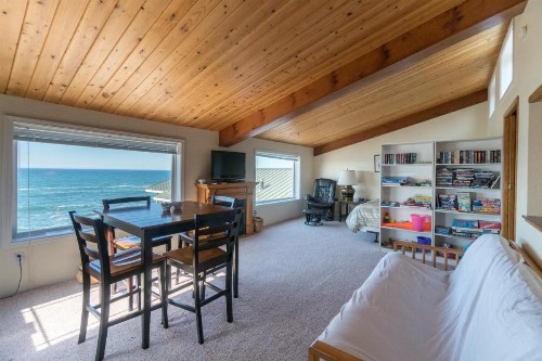 Whale Pointe - image 8
