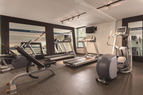 Hampton Inn Des Moines-Airport - image 11