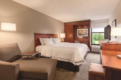 Hampton Inn Des Moines-Airport - image 13