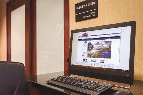 Hampton Inn Des Moines-Airport - image 25