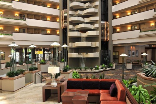 Embassy Suites Des Moines Downtown - image 18