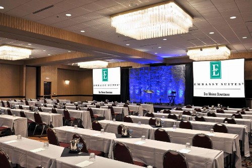 Embassy Suites Des Moines Downtown - image 25