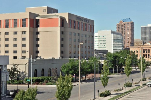 Embassy Suites Des Moines Downtown - image 31