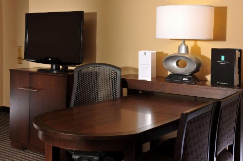 Embassy Suites Des Moines Downtown - image 9