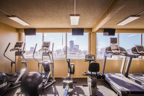 Holiday Inn Des Moines-Downtown-Mercy Campus an IHG Hotel - image 10
