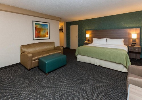 Holiday Inn Des Moines-Downtown-Mercy Campus an IHG Hotel - image 25