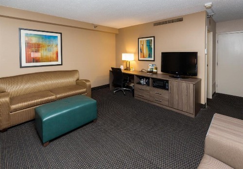 Holiday Inn Des Moines-Downtown-Mercy Campus an IHG Hotel - image 26
