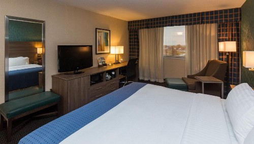 Holiday Inn Des Moines-Downtown-Mercy Campus an IHG Hotel - image 31