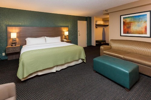 Holiday Inn Des Moines-Downtown-Mercy Campus an IHG Hotel - image 6