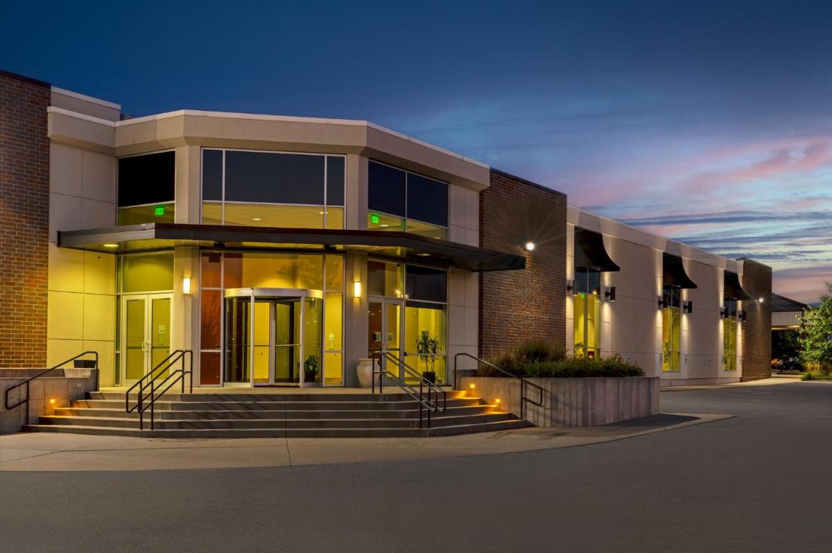 Holiday Inn Des Moines-Airport Conference Center an IHG Hotel - main image