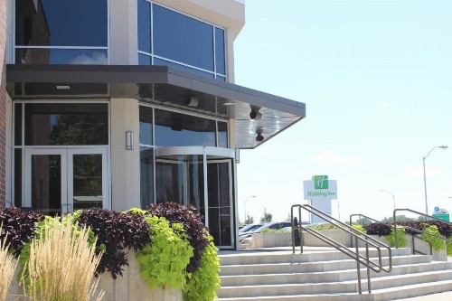 Holiday Inn Des Moines-Airport Conference Center an IHG Hotel - image 17