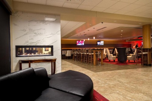 Holiday Inn Des Moines-Airport Conference Center an IHG Hotel - image 19