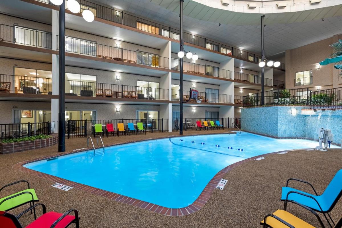 Holiday Inn Des Moines-Airport Conference Center an IHG Hotel - image 4