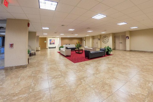 Holiday Inn Des Moines-Airport Conference Center an IHG Hotel - image 43