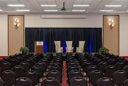 Holiday Inn Des Moines-Airport Conference Center an IHG Hotel - image 44