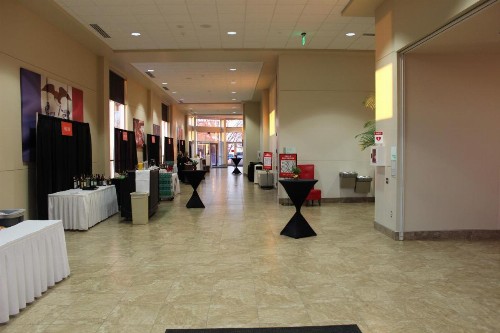 Holiday Inn Des Moines-Airport Conference Center an IHG Hotel - image 47