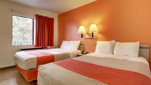 Motel 6-Des Moines IA - North - image 10