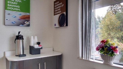 Motel 6-Des Moines IA - North - image 11