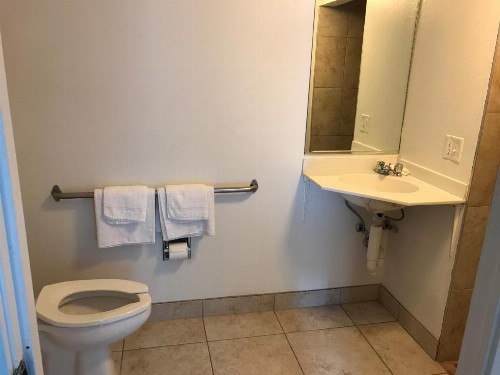 Motel 6-Des Moines IA - North - image 16