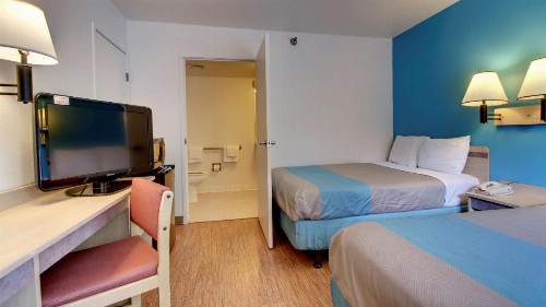 Motel 6-Des Moines IA - North - image 25