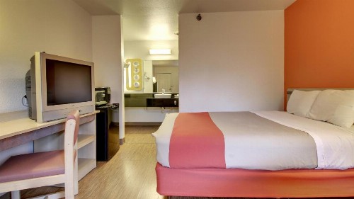 Motel 6-Des Moines IA - North - image 31