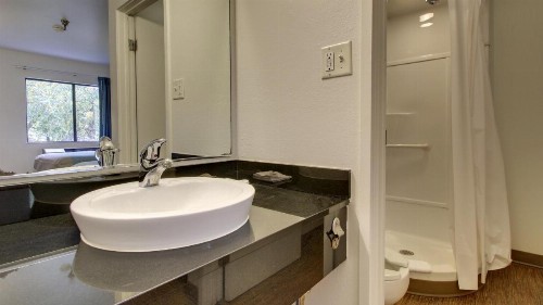 Motel 6-Des Moines IA - North - image 4