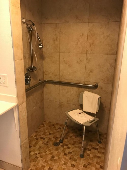 Motel 6-Des Moines IA - North - image 40