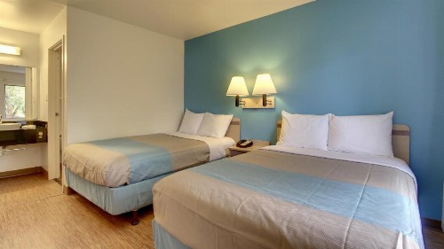 Motel 6-Des Moines IA - North - image 42