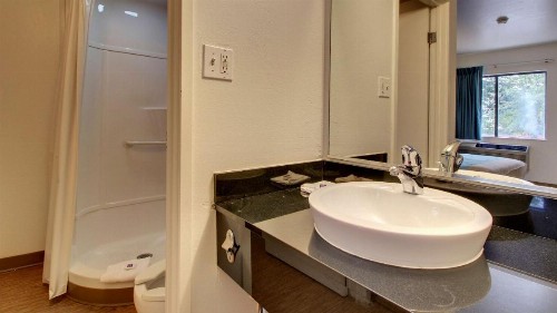 Motel 6-Des Moines IA - North - image 5