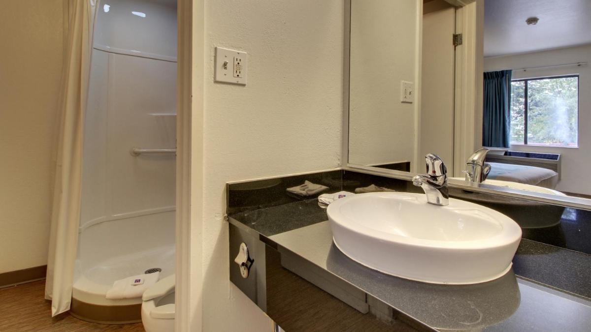 Motel 6-Des Moines IA - North - image 6