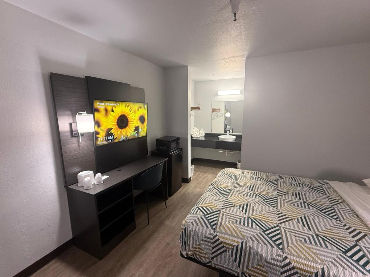 Motel 6-Des Moines IA - North - image 7