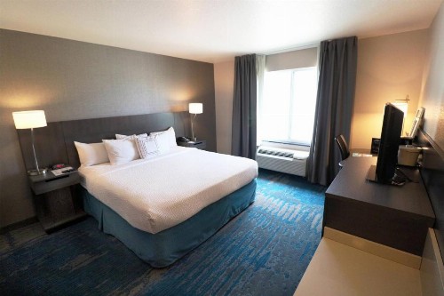 Fairfield Inn & Suites Des Moines Airport - image 10