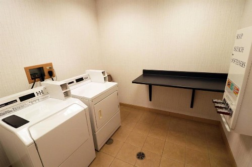 Fairfield Inn & Suites Des Moines Airport - image 18