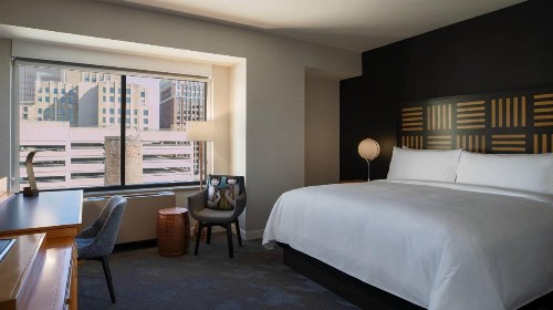 Renaissance Des Moines Savery Hotel - image 10