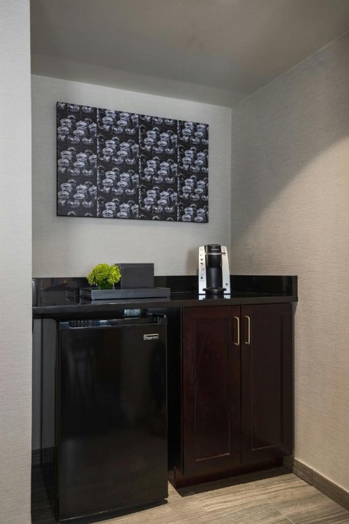 Renaissance Des Moines Savery Hotel - image 33