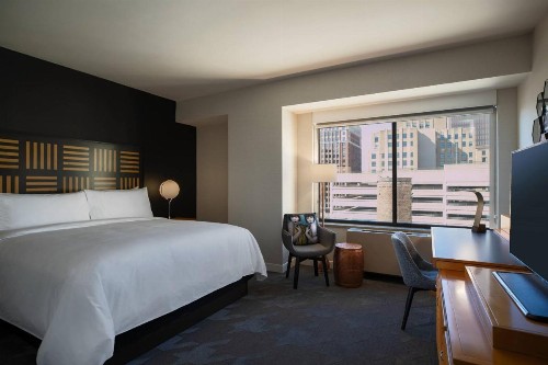 Renaissance Des Moines Savery Hotel - image 41