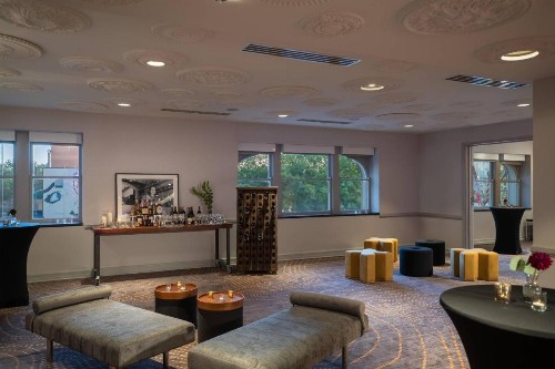 Renaissance Des Moines Savery Hotel - image 43