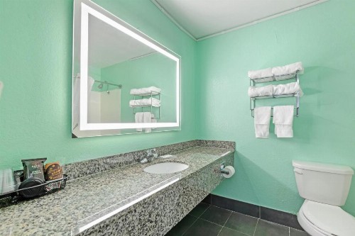 Ramada by Wyndham Des Moines Airport - image 12
