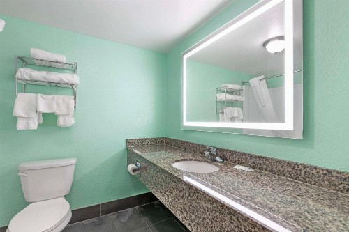 Ramada by Wyndham Des Moines Airport - image 13