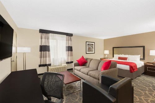 Ramada by Wyndham Des Moines Airport - image 3