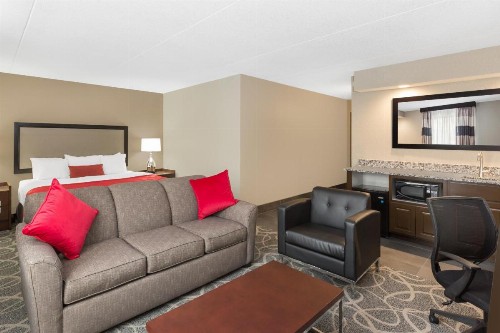Ramada by Wyndham Des Moines Airport - image 33